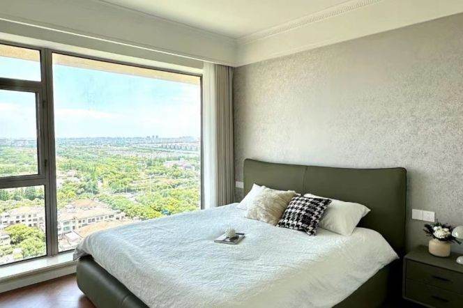 3BR Apartment near Huangyang Road Metro