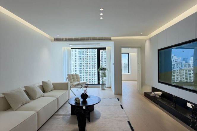 High-Floor 2BR Apartment at Brilliant City