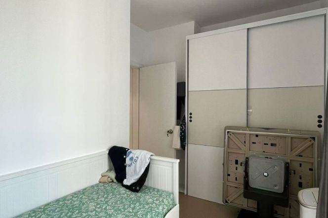High-Floor 2BR Apartment in Old Xuhui