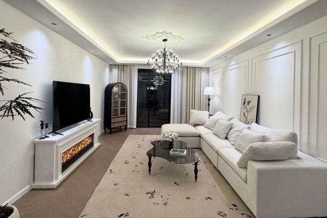 High-Floor 3BR Apartment in Jing'an