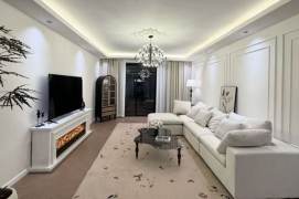 High-Floor 3BR Apartment in Jing'an