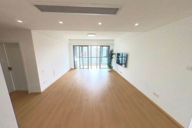 Landlord Listing: 3BR Apartment near Century Park