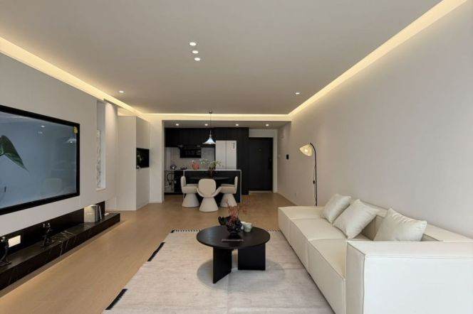 High-Floor 2BR Apartment at Brilliant City