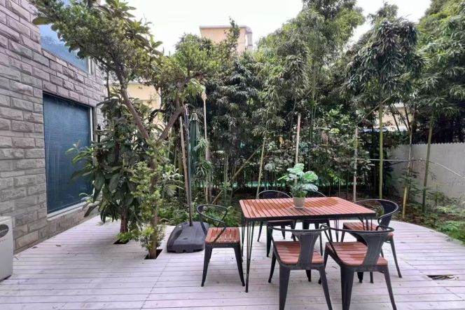 3BR Apartment in Gubei with Private Garden