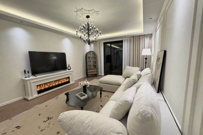 High-Floor 3BR Apartment in Jing'an