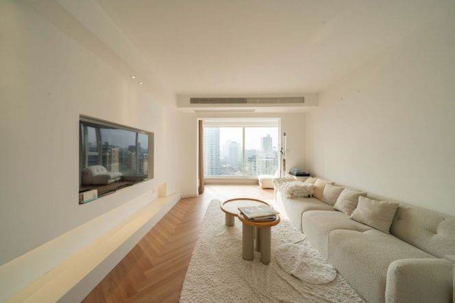 Bright Natural-Light 2BR Apartment near West Yan'An Rd Metro (L3/L4)