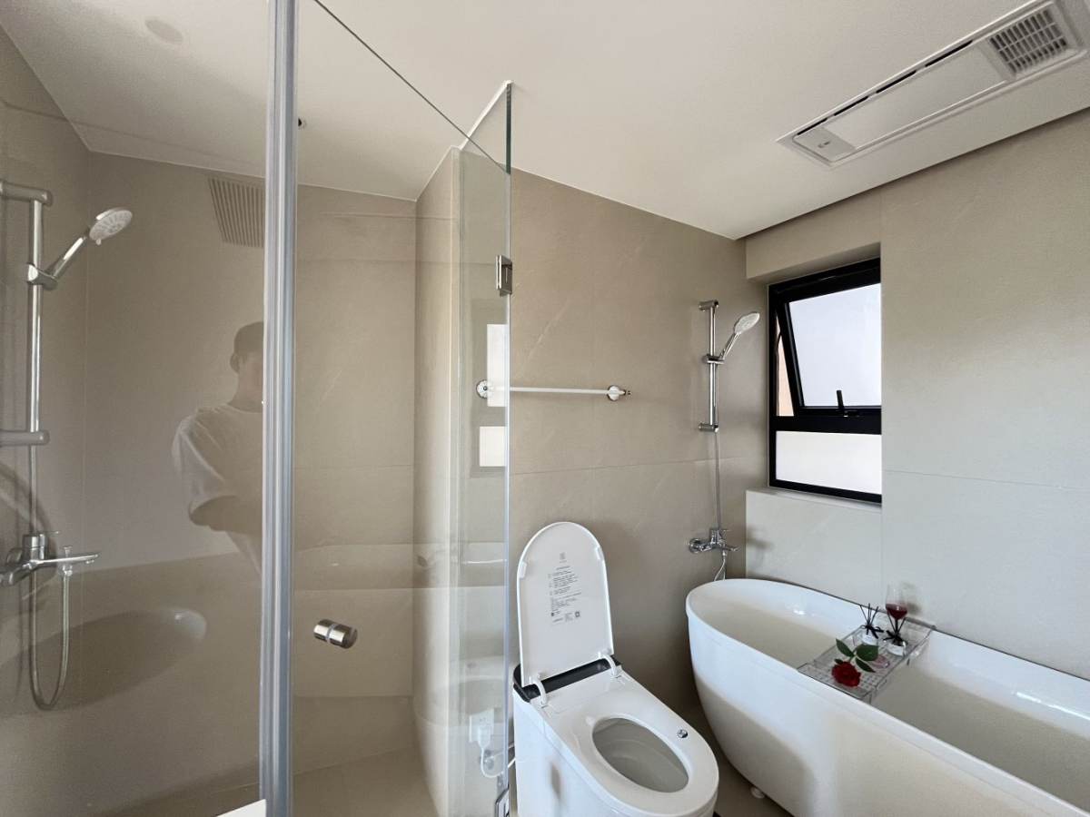 Housing image — Bathroom