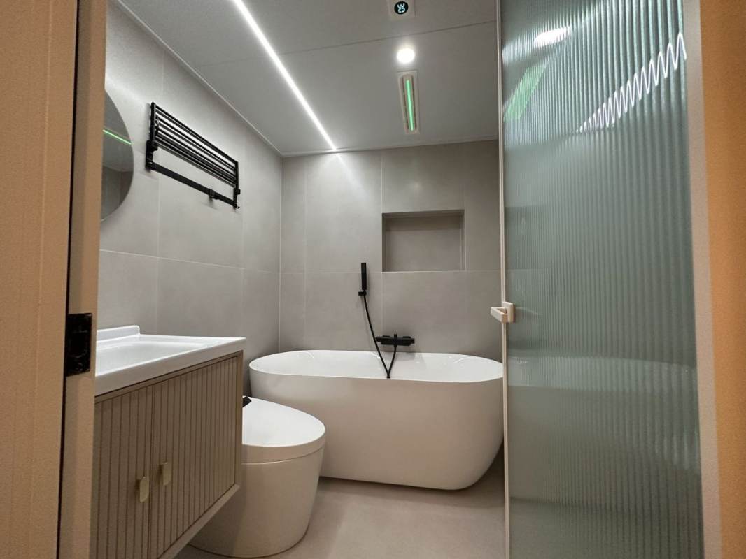 Housing image — Bathroom