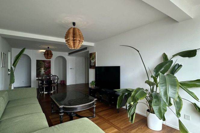 2BR Apartment in Jing'an