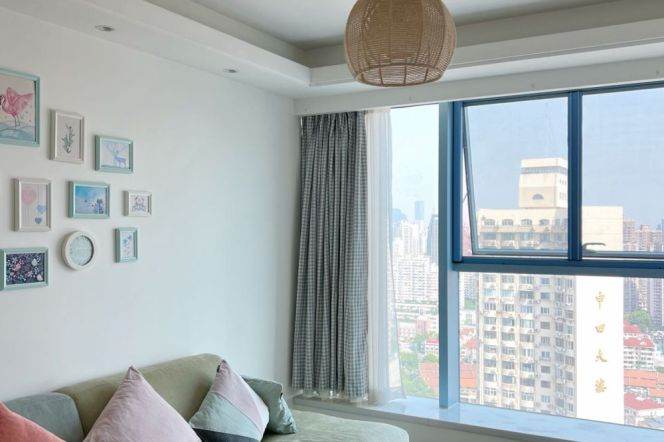 High-Floor 1BR Apartment in Jing'an (L2/L7/L14)