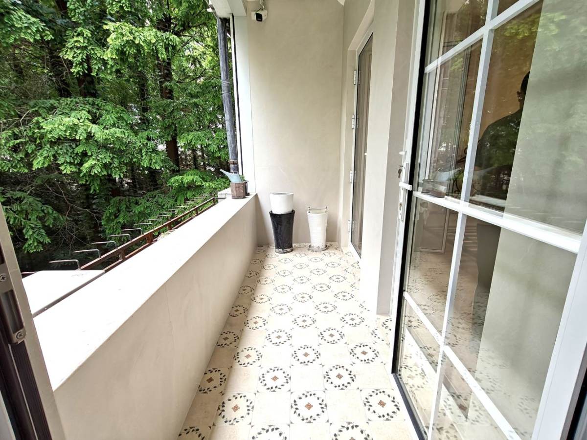 Housing image — Balcony