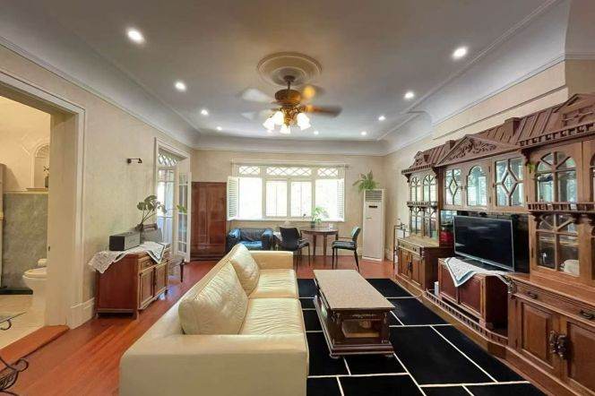 1BR Lane House in Jing'an (L2/L11)