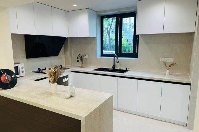 Spacious Modern 3BR Apartment near Hechuan Rd Metro with Private Garden (L9)