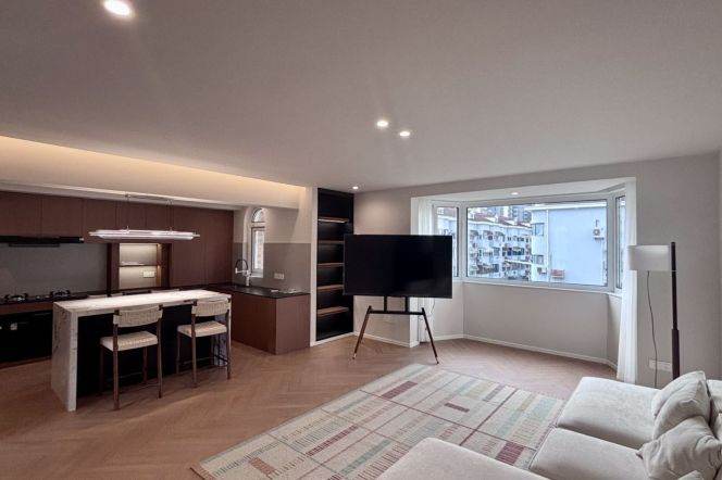 Modern Open-Layout 1BR Apartment in Xujiahui
