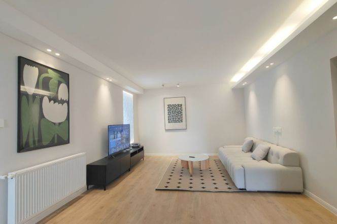 2BR Apartment in Jing'an