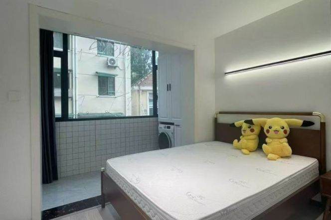 1BR Apartment in Jing'an