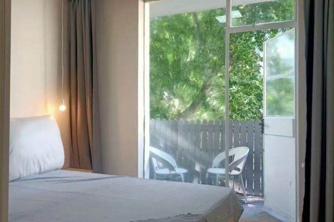 1BR Apartment in Old Xuhui (L1/L9/L10/L11)