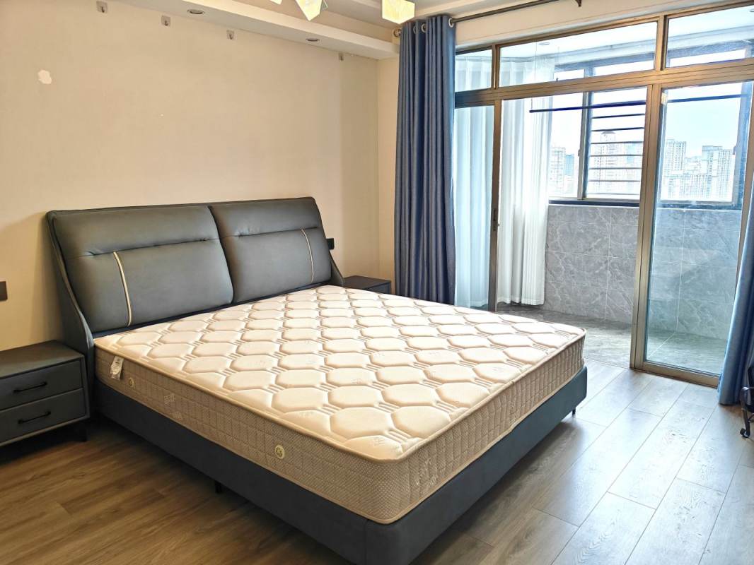 Housing image — Room