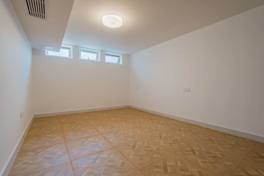 Housing image — Room