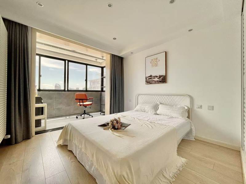 Housing image — Room