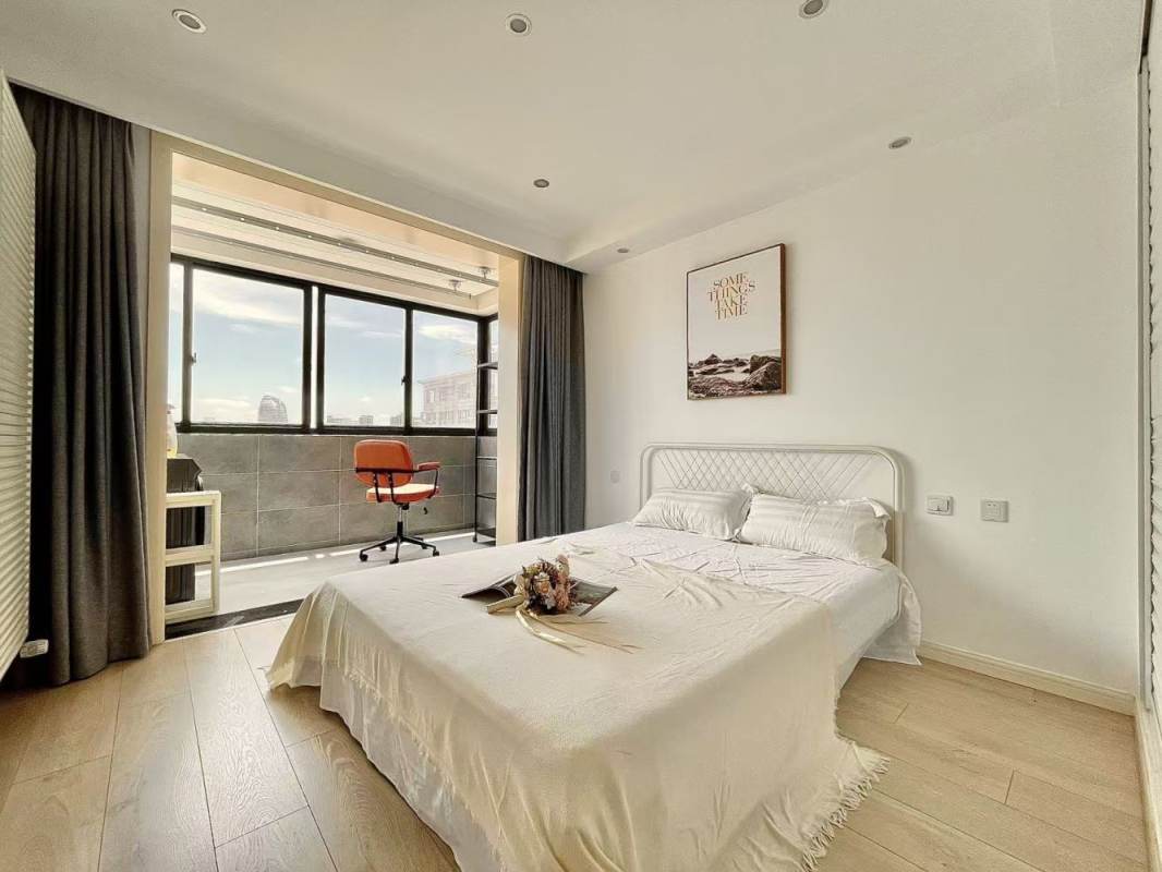Housing image — Room