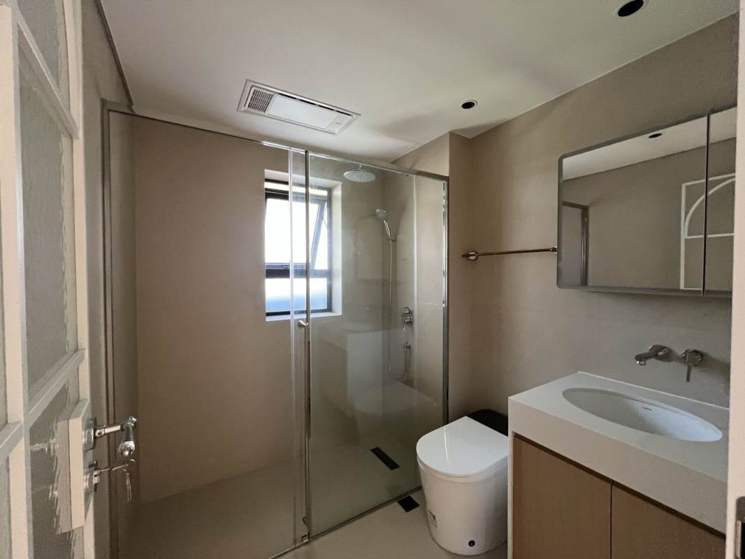 Housing image — Bathroom