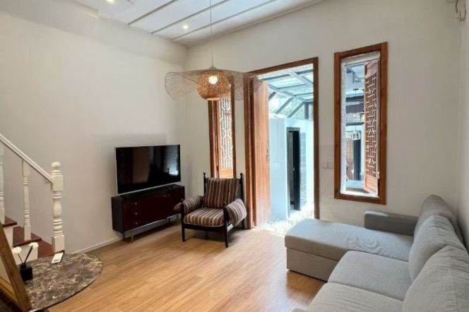 1BR Apartment in Old Xuhui with Private Garden