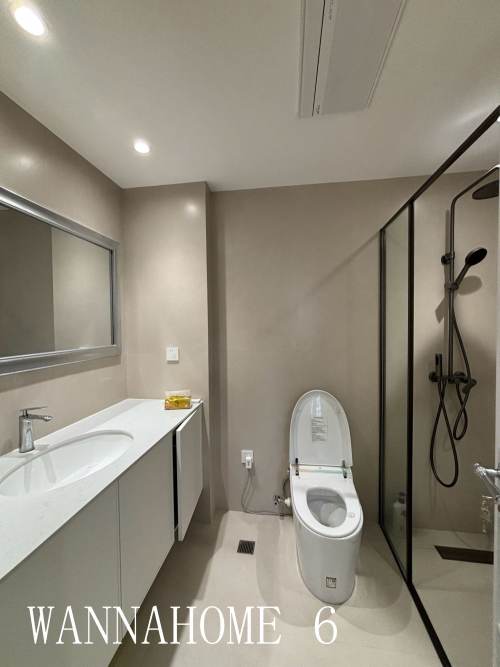 Housing image — Bathroom