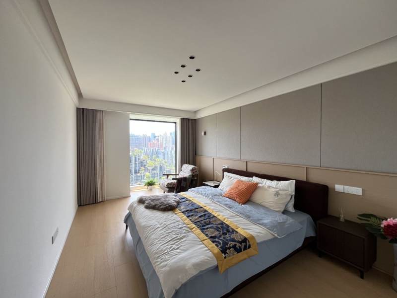 Housing image — Bedroom