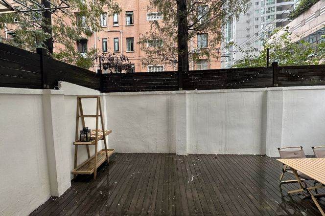 Bright 2BR Apartment with terrace in Old Xuhui