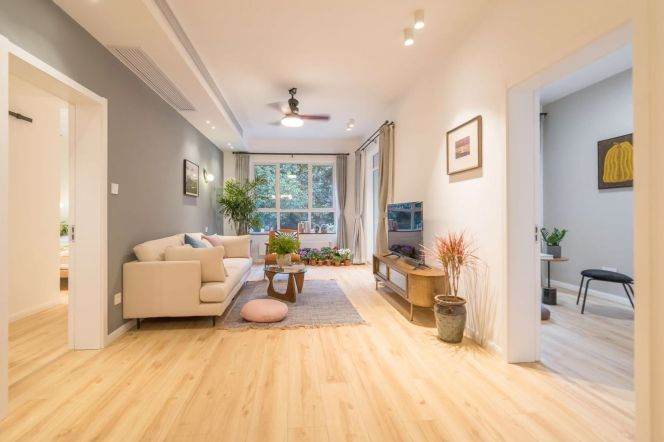 3BR Apartment near People's Square with a private terrace