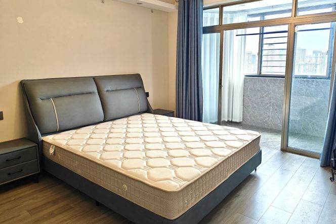 High-Floor Bright Spacious 3BR Apartment in Jing'an (L7)
