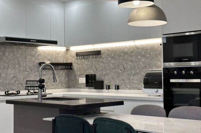 Bright Modern 3BR Apartment in Old Xuhui (L10/L11)