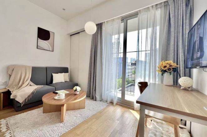 1BR Serviced Apartment near Xujiahui Metro
