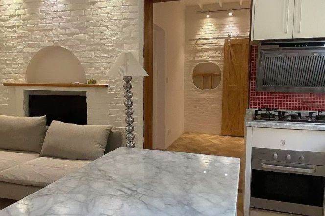 Bright Spacious 2BR Heritage Apartment at Yongjia New Village (L1)
