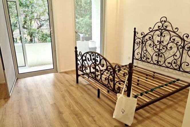 Bright Spacious 2BR Apartment near Nanjing Xi Lu (L2/L12/L13)