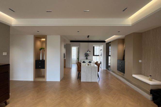 4BR Apartment at Brilliant City (L3/L4)