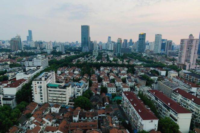 High-Floor Modern 4BR Apartment in Old Xuhui (L1/L10/L12)