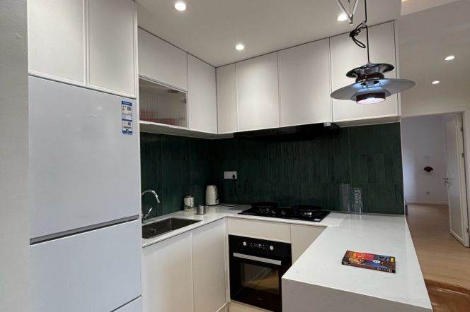 Modern 2BR Apartment at Shanghai Grand Plaza (Compound)