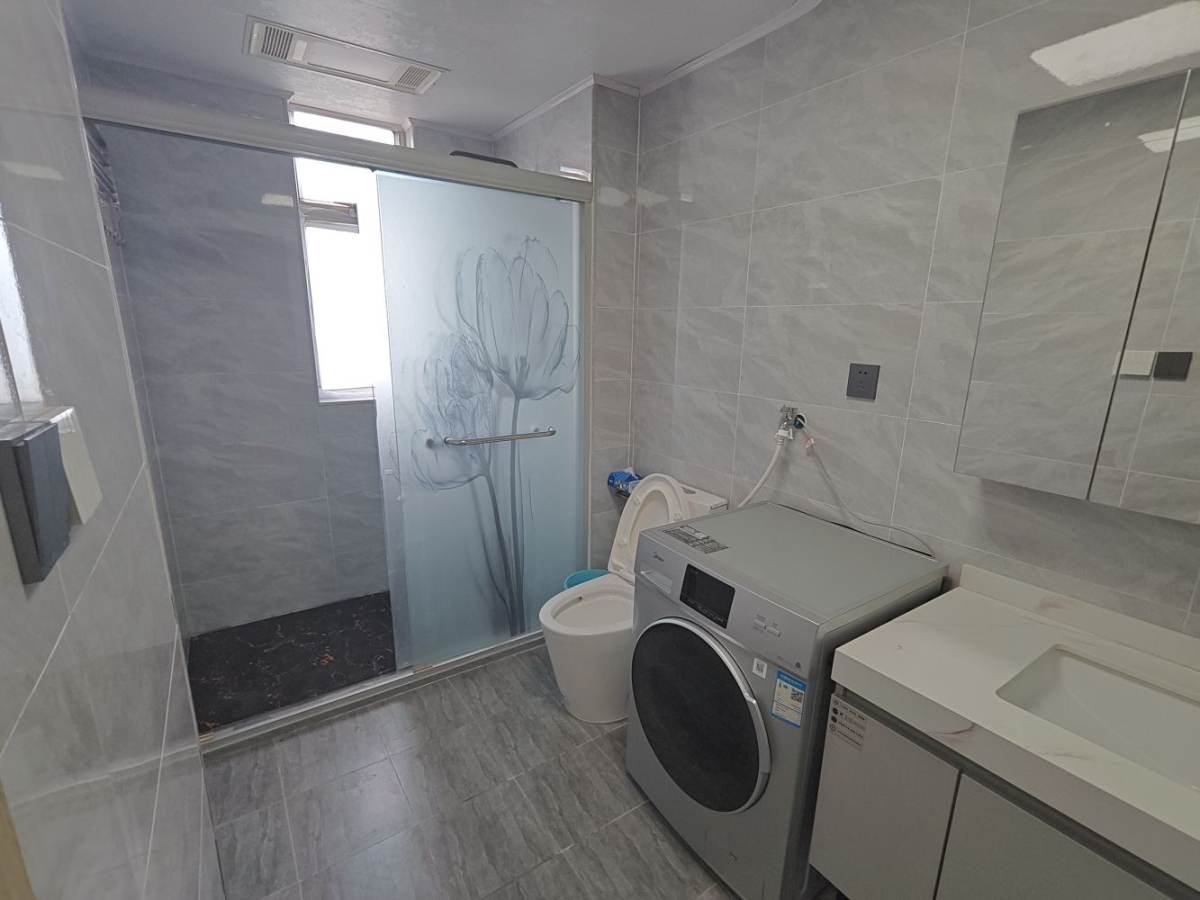 Housing image — Bathroom