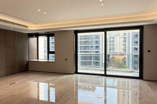 4BR Apartment near Hanzhong Rd Metro