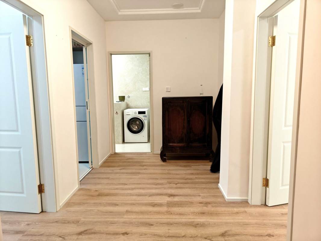 Housing image — Room