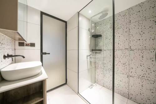 Housing image — Bathroom