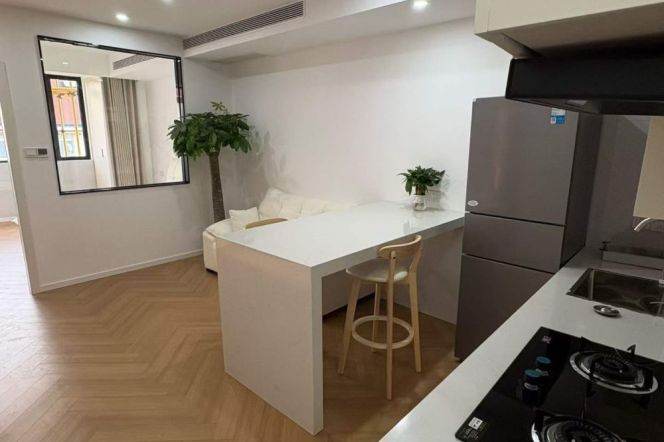 1BR Apartment near West Yan'An Rd Metro
