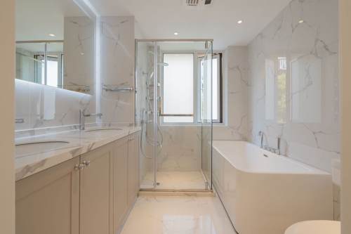Housing image — Bathroom