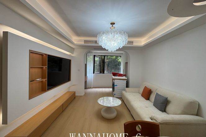 2BR Apartment in Jing'an