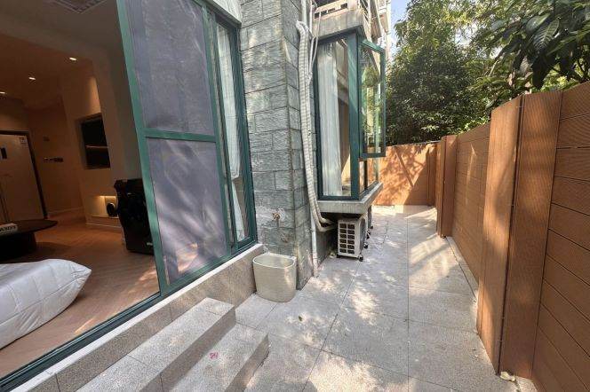 Modern Bright 1BR Apartment in Hongqiao CBD with Private Garden (L10)