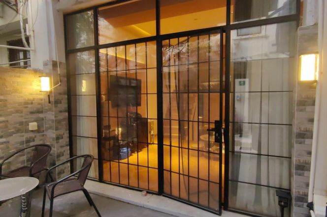 1BR Lane House in Old Xuhui (L2/L7/L14)