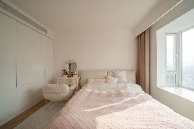 Modern Natural-Light 2BR Apartment near West Yan'An Rd Metro (L3/L4)