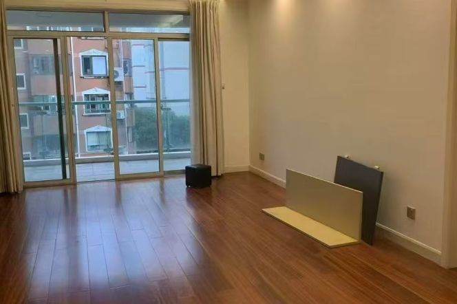 3BR Apartment near West Yan'An Rd Metro